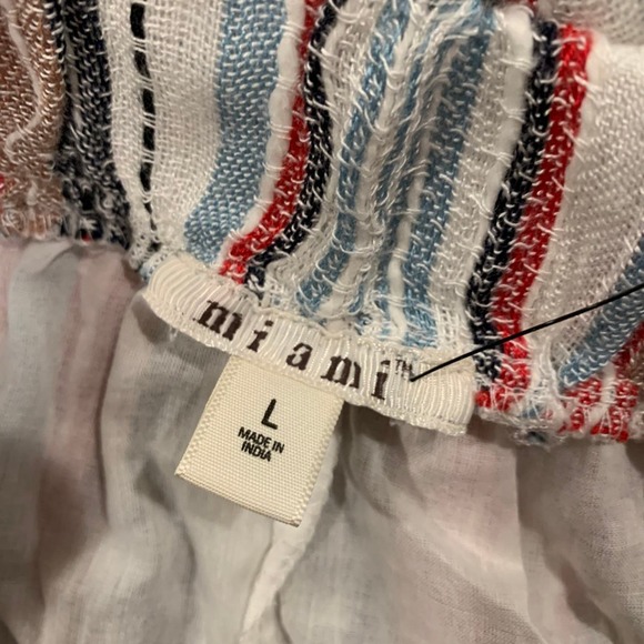 Francesca’s Paper-bag Stripped Shorts Size L - Picture 7 of 8